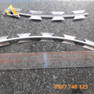 kẽm gai inox